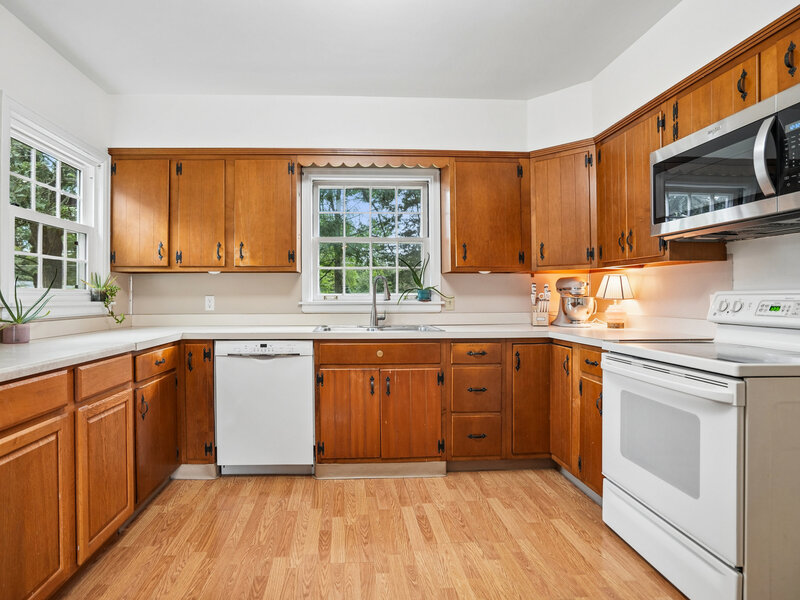 917 Holmes Street Bettendorf IA 52722