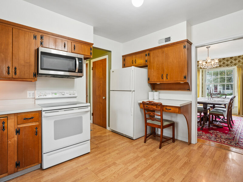 917 Holmes Street Bettendorf IA 52722