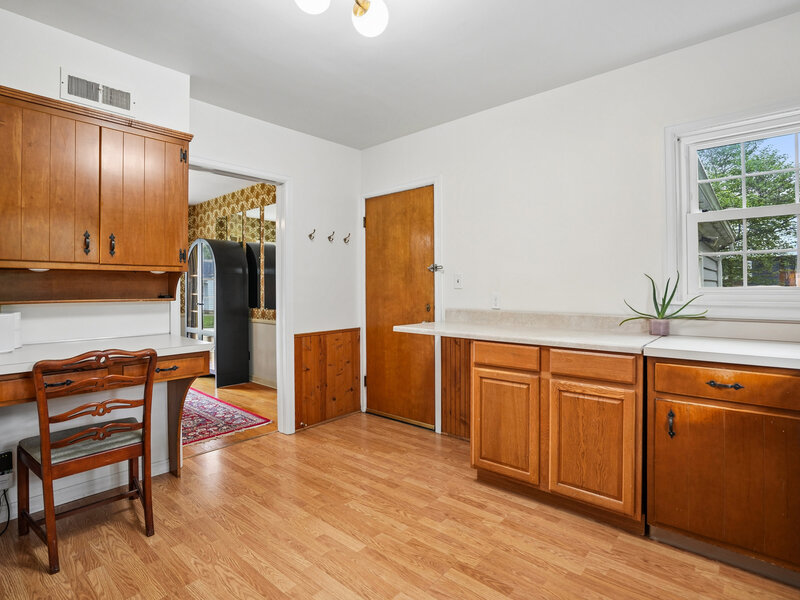 917 Holmes Street Bettendorf IA 52722