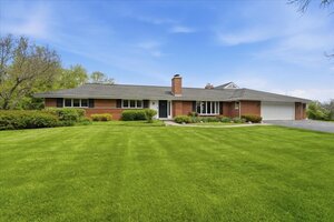 Photo of 520 W Merri Oaks Road Barrington Hills IL 60010