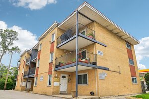 Photo of 10033 Irving Park Road Schiller Park IL 60176 Unit 1B