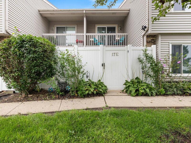 17 Fernwood Drive Bolingbrook IL 60440