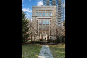 Photo of 3026 N Lake Shore Drive Chicago IL 60657