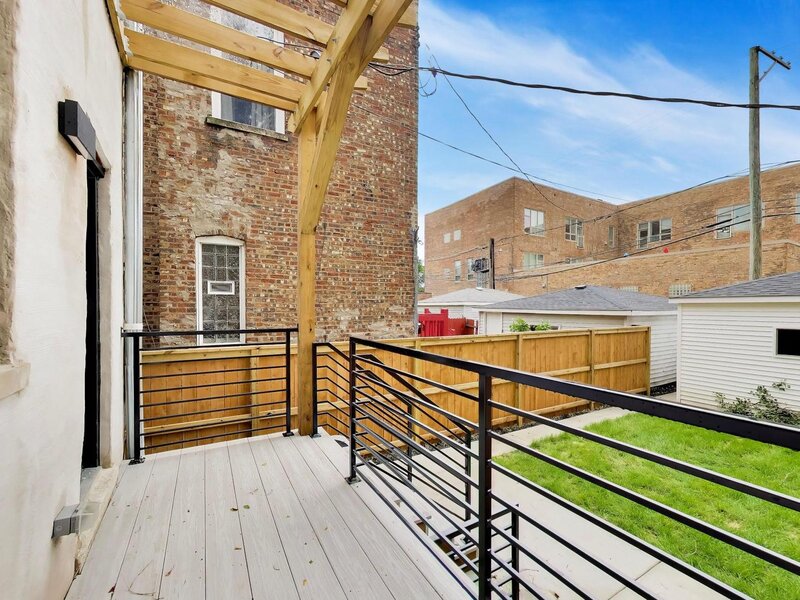 435 E 46th Place Chicago IL 60653