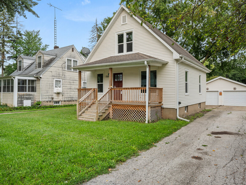 725 N 11th Street Dekalb IL 60115