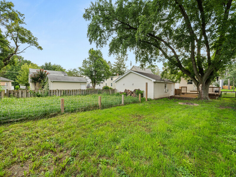 725 N 11th Street Dekalb IL 60115