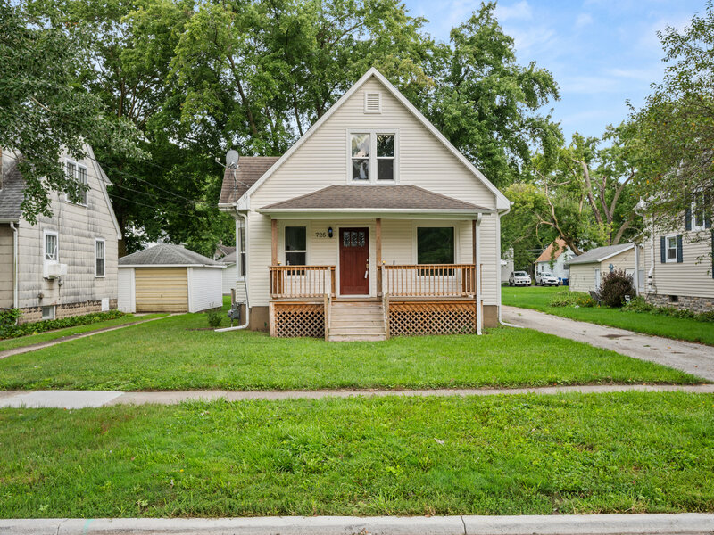 725 N 11th Street Dekalb IL 60115