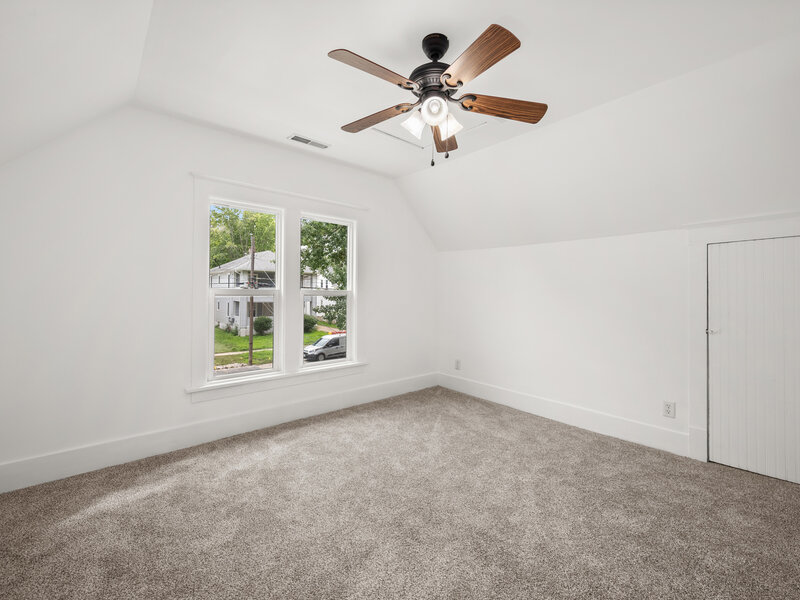 725 N 11th Street Dekalb IL 60115