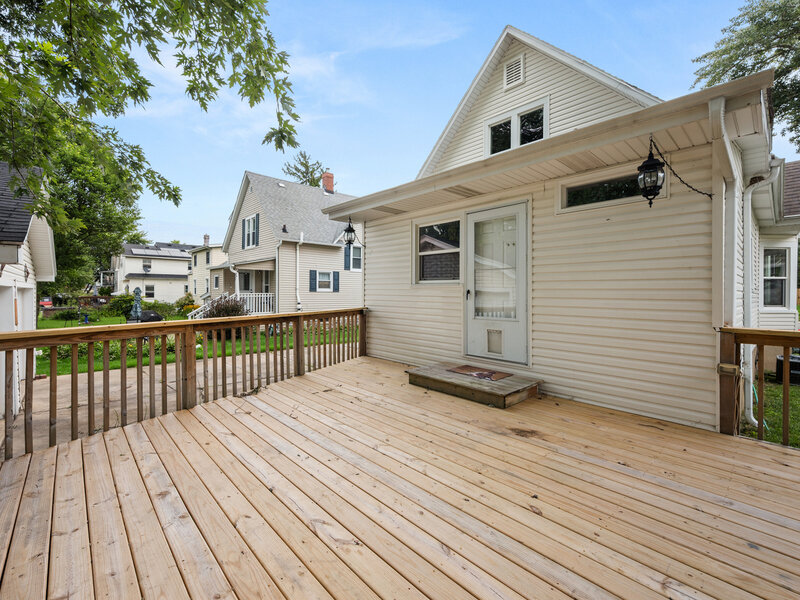 725 N 11th Street Dekalb IL 60115