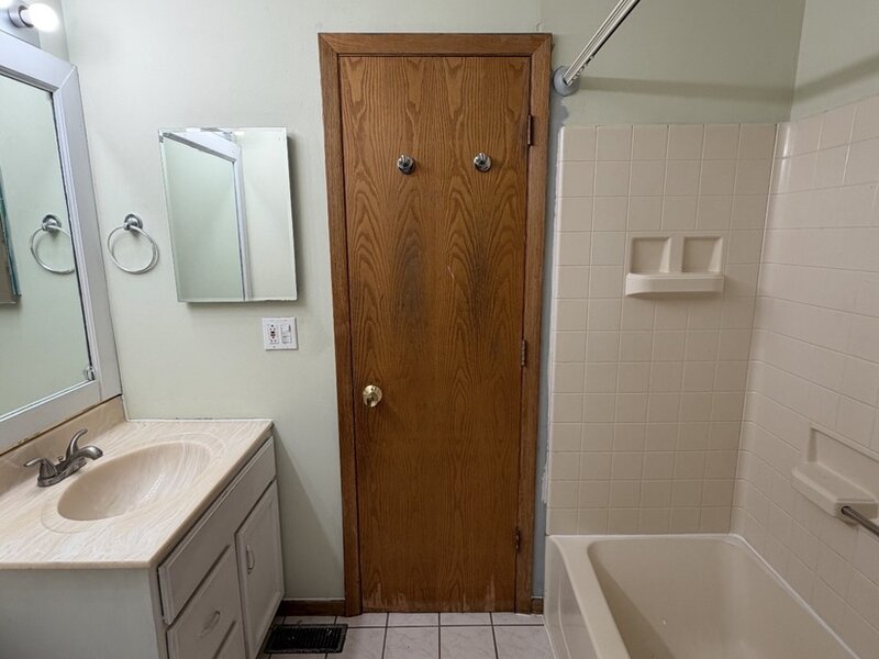 415 Krause Avenue Streamwood IL 60107