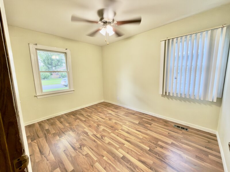 415 Krause Avenue Streamwood IL 60107