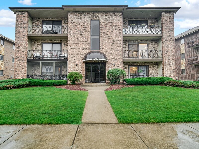 16724 Paxton Avenue Tinley Park IL 60477