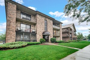 Photo of 16724 Paxton Avenue Tinley Park IL 60477 Unit 2N
