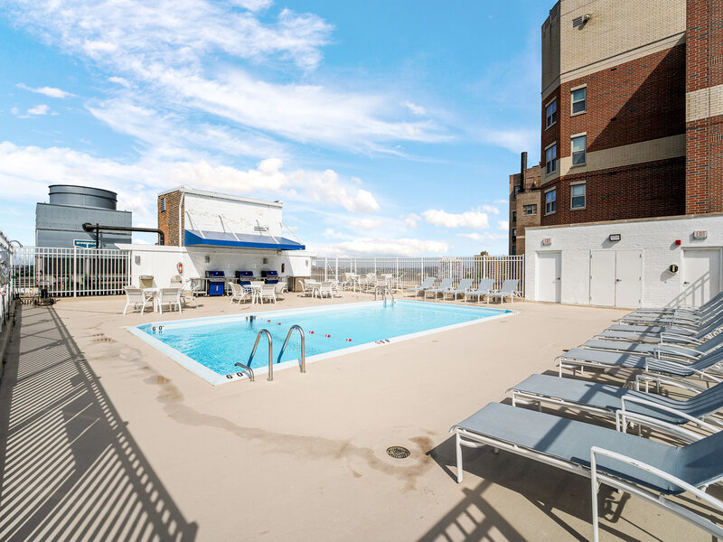 2100 N Lincoln Park West Avenue Chicago IL 60614