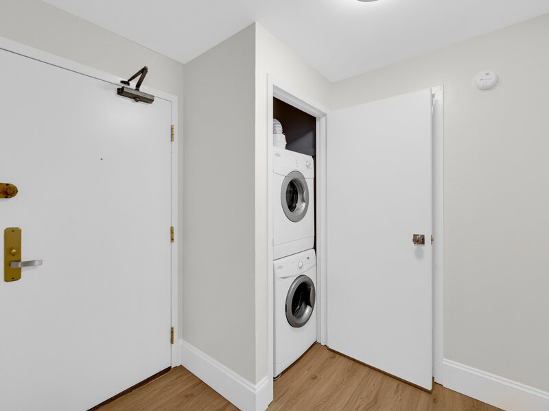 2100 N Lincoln Park West Avenue Chicago IL 60614