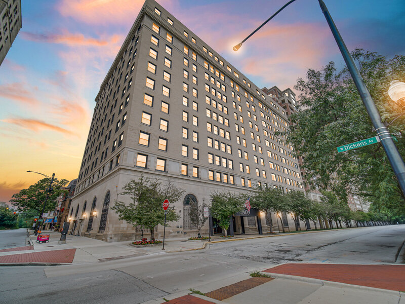 2100 N Lincoln Park West Avenue Chicago IL 60614