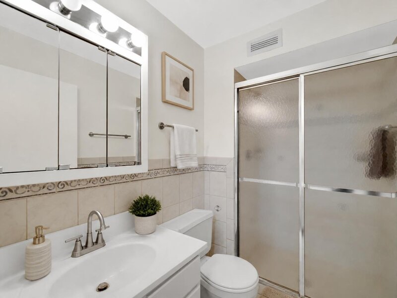 2100 N Lincoln Park West Avenue Chicago IL 60614
