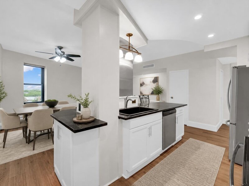 2100 N Lincoln Park West Avenue Chicago IL 60614