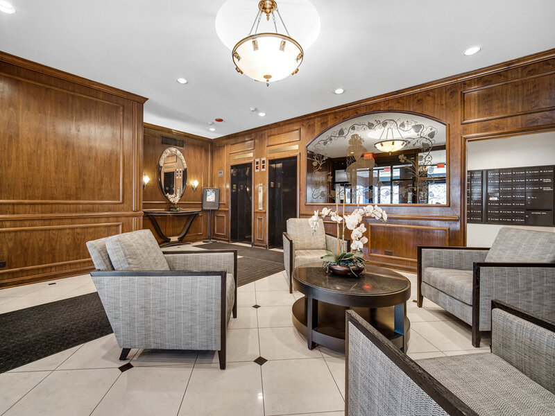 2100 N Lincoln Park West Avenue Chicago IL 60614