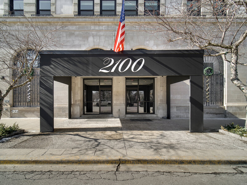 2100 N Lincoln Park West Avenue Chicago IL 60614