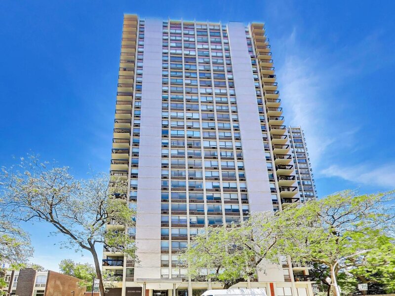 1355 N Sandburg Terrace Chicago IL 60610