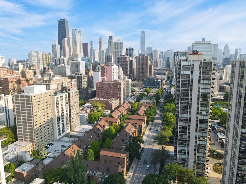 1355 N Sandburg Terrace Chicago IL 60610