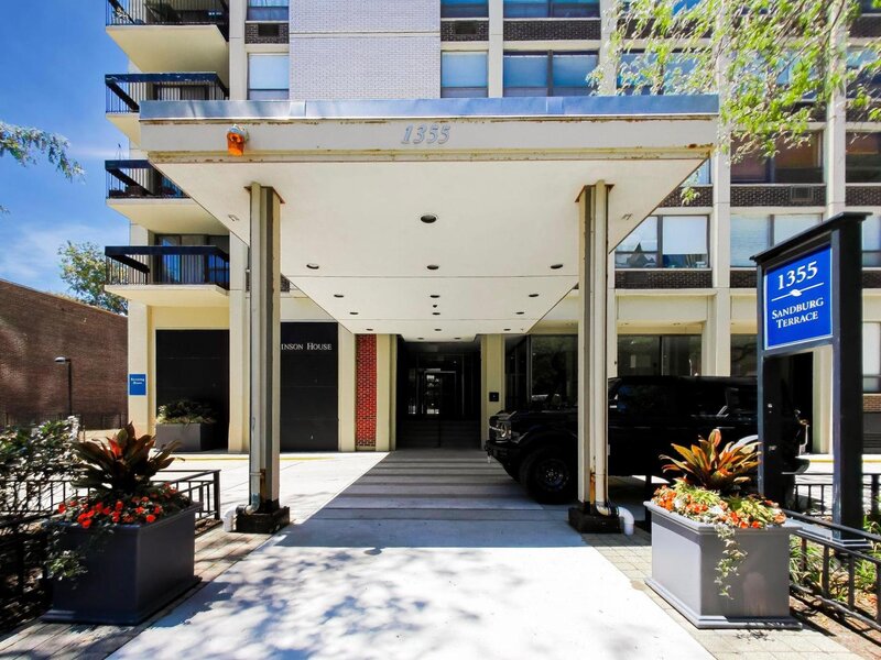 1355 N Sandburg Terrace Chicago IL 60610
