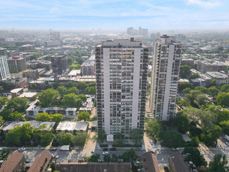 1355 N Sandburg Terrace Chicago IL 60610