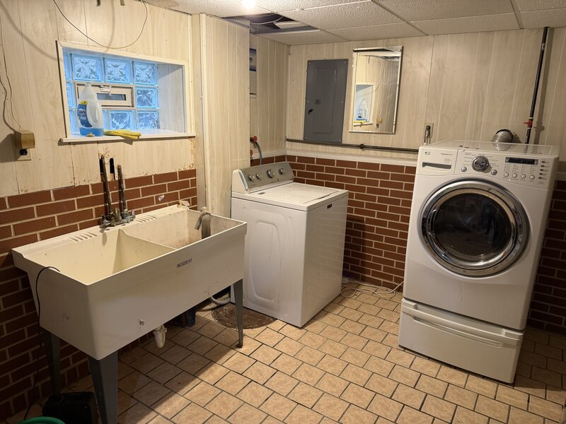 2942 N New England Avenue Chicago IL 60634