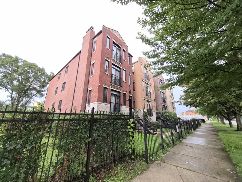 3745 S Michigan Avenue Chicago IL 60653