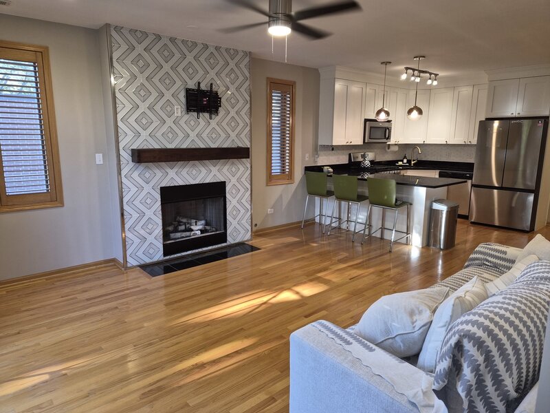 3745 S Michigan Avenue Chicago IL 60653