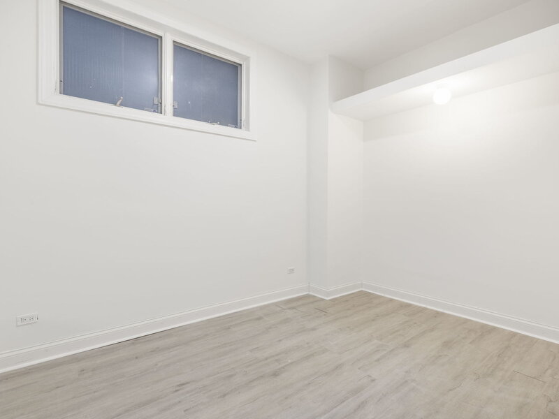 4662 N Winthrop Avenue Chicago IL 60640