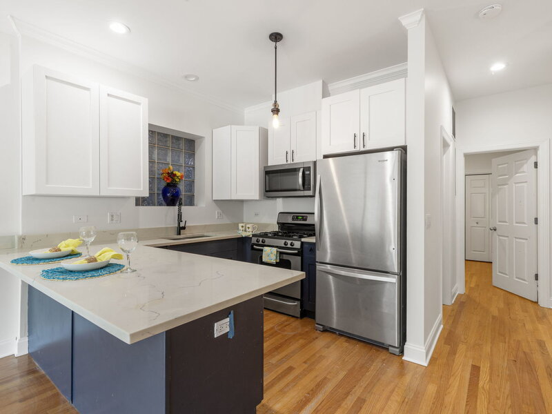 4662 N Winthrop Avenue Chicago IL 60640