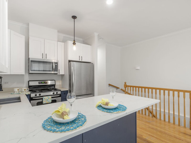 4662 N Winthrop Avenue Chicago IL 60640
