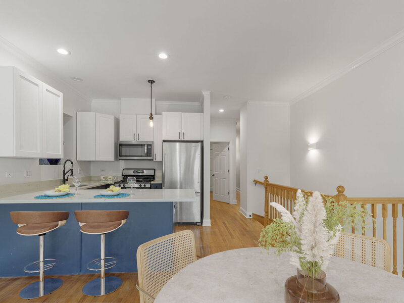 4662 N Winthrop Avenue Chicago IL 60640