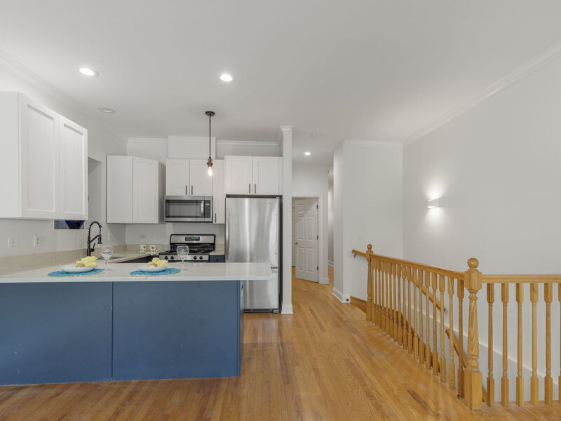 4662 N Winthrop Avenue Chicago IL 60640