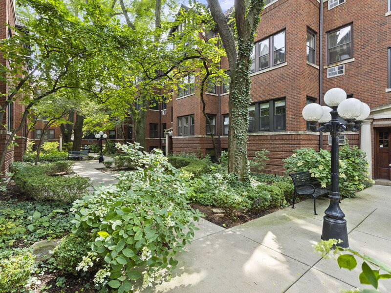 821 Lake Street Oak Park IL 60301