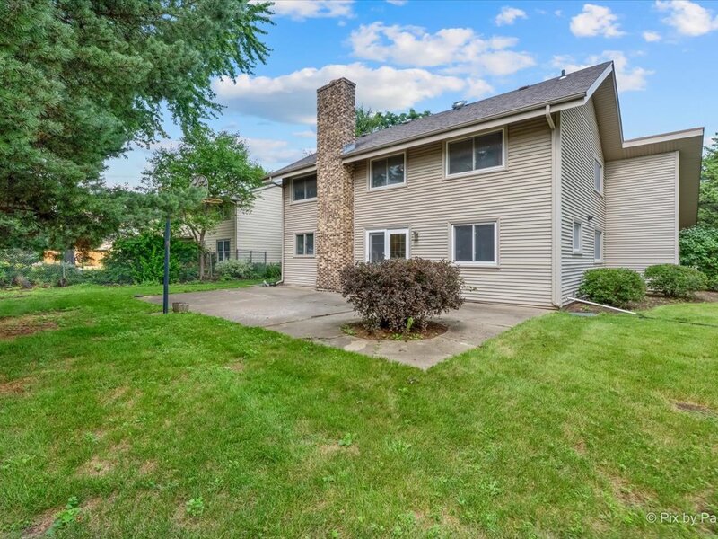 852 Woodmar Drive Crystal Lake IL 60014