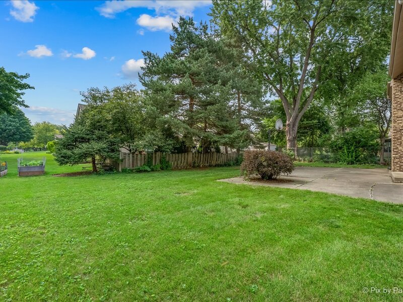 852 Woodmar Drive Crystal Lake IL 60014