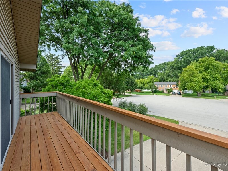 852 Woodmar Drive Crystal Lake IL 60014