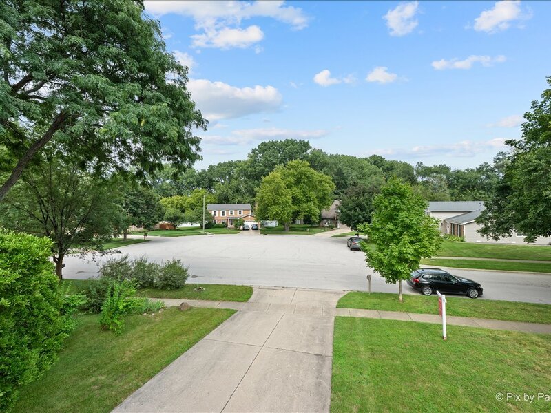852 Woodmar Drive Crystal Lake IL 60014