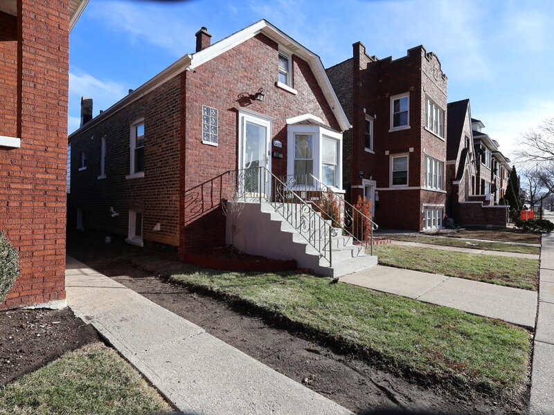 5409 S Sawyer Avenue Chicago IL 60632