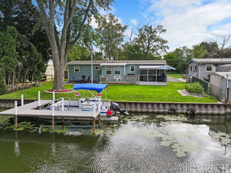 614 Livingston Street Mchenry IL 60050