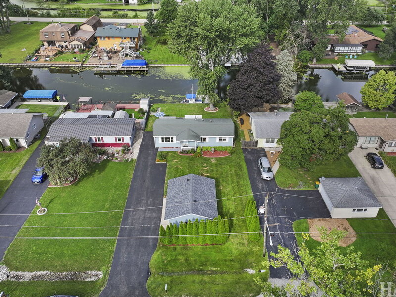 614 Livingston Street Mchenry IL 60050