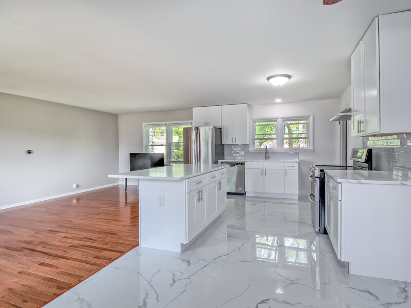 547 Reese Avenue East Dundee IL 60118