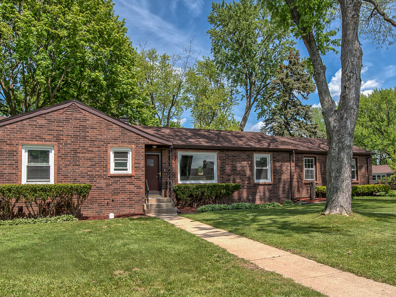 547 Reese Avenue East Dundee IL 60118