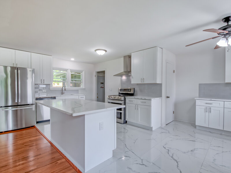 547 Reese Avenue East Dundee IL 60118