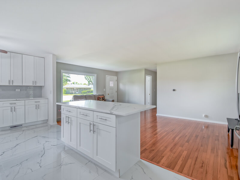 547 Reese Avenue East Dundee IL 60118