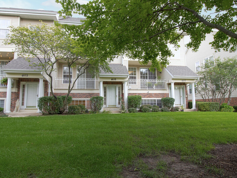 605 Pheasant Trail St. Charles IL 60174