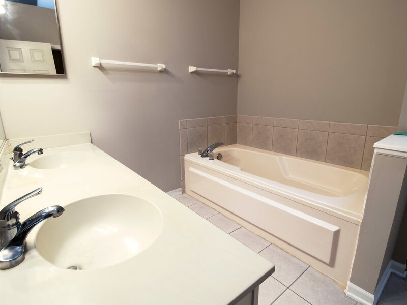 605 Pheasant Trail St. Charles IL 60174